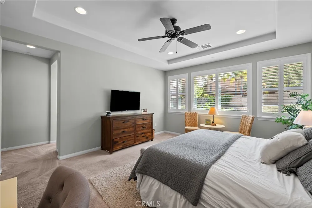 28200 Nield Court Saugus, CA 91350