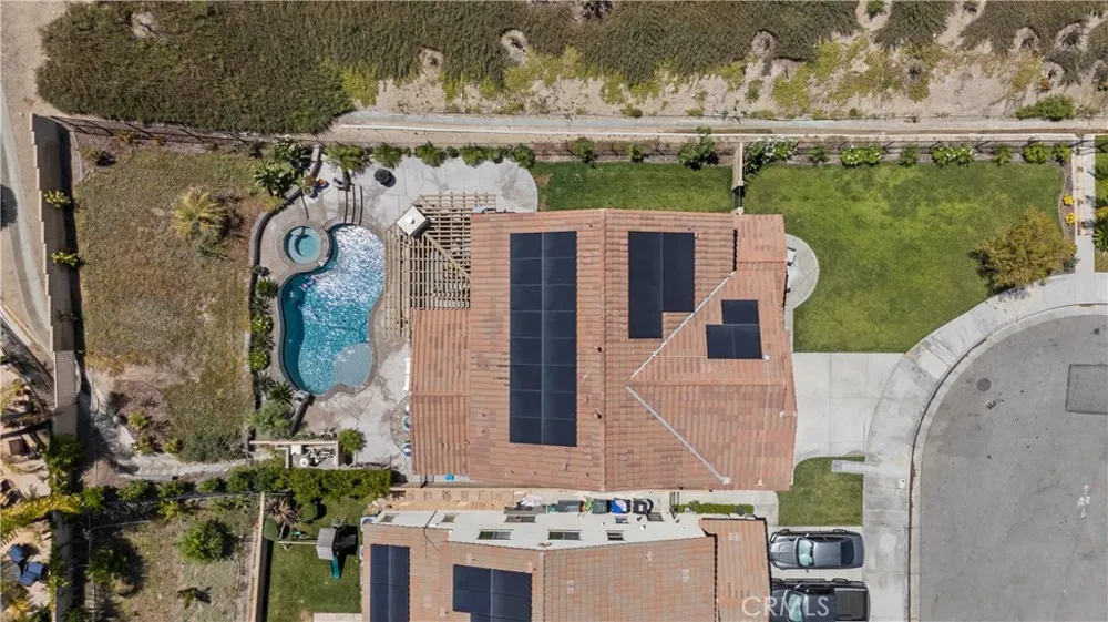 28200 Nield Court Saugus, CA 91350