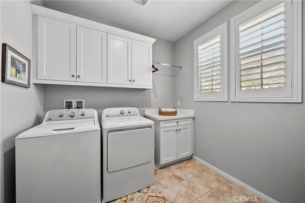 28200 Nield Court Saugus, CA 91350