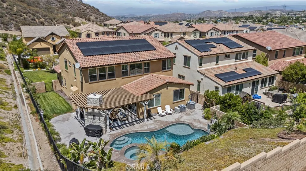 28200 Nield Court Saugus, CA 91350