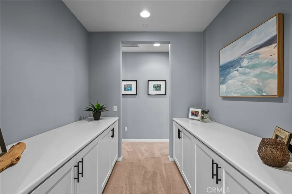 28200 Nield Court Saugus, CA 91350