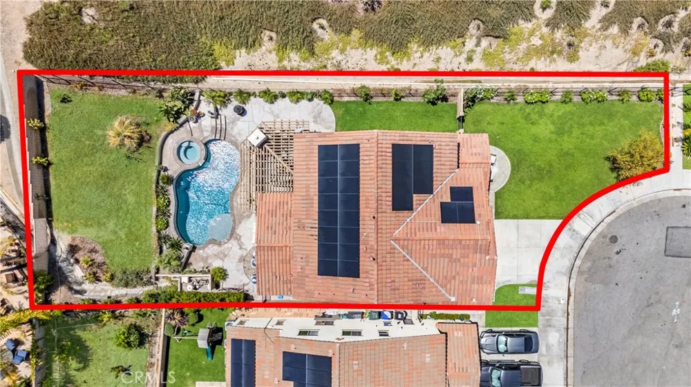28200 Nield Court Saugus, CA 91350