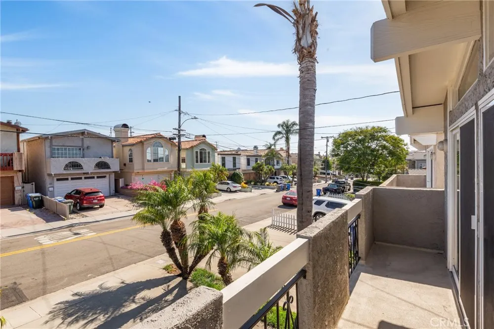 1747 Haynes Redondo Beach, CA 90278