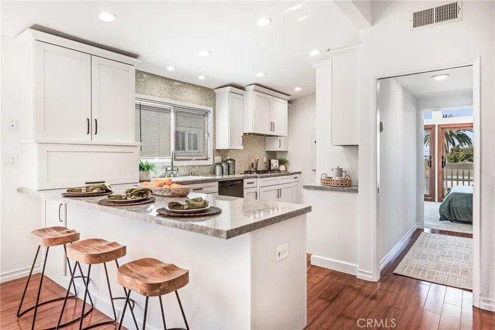 1747 Haynes Redondo Beach, CA 90278