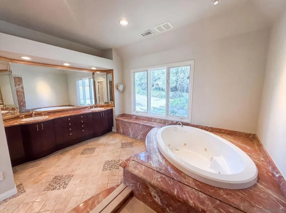 30181 Via Maria Elena Bonsall, CA 92003