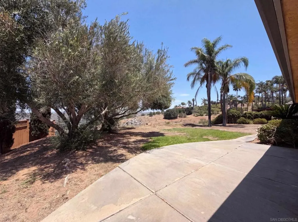 30181 Via Maria Elena Bonsall, CA 92003