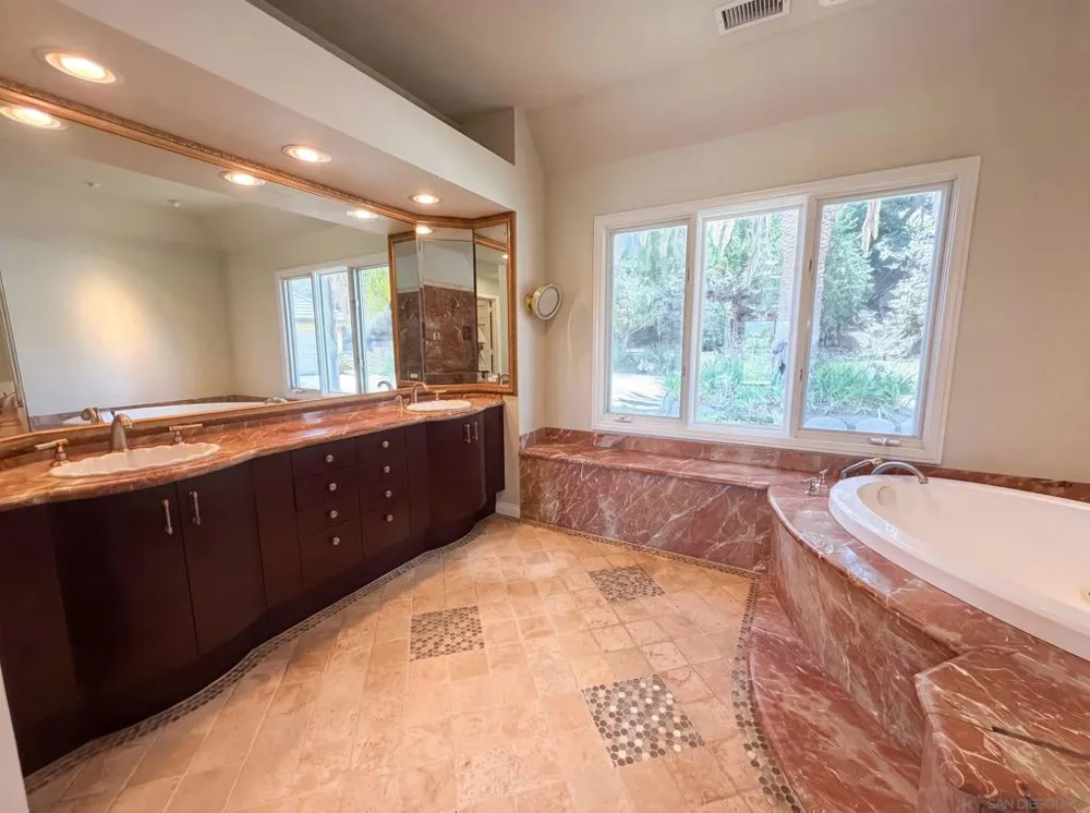 30181 Via Maria Elena Bonsall, CA 92003