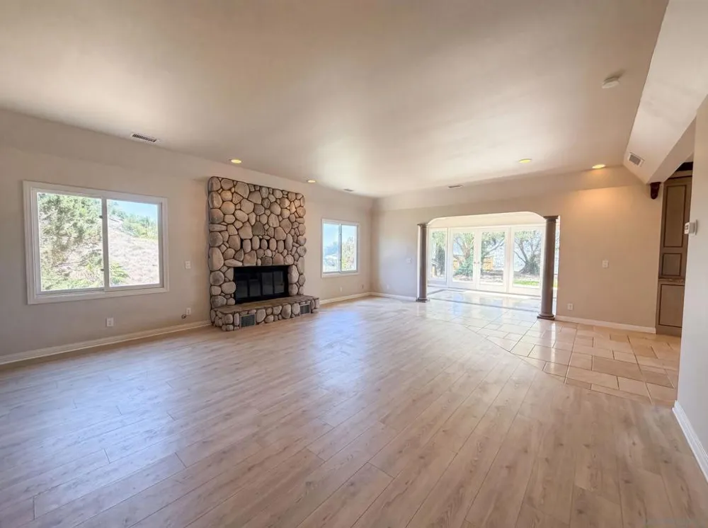 30181 Via Maria Elena Bonsall, CA 92003