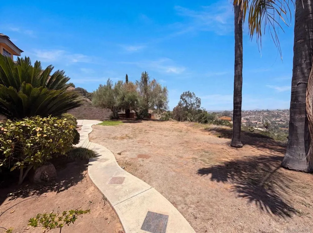 30181 Via Maria Elena Bonsall, CA 92003