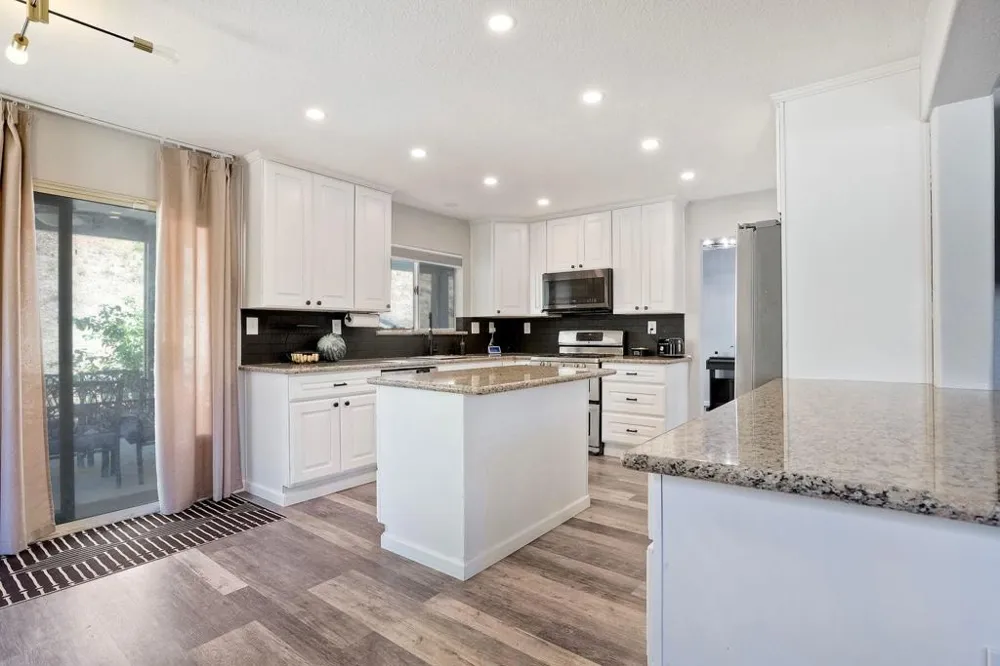 31546 Golden Lion Drive Temecula, CA 92591