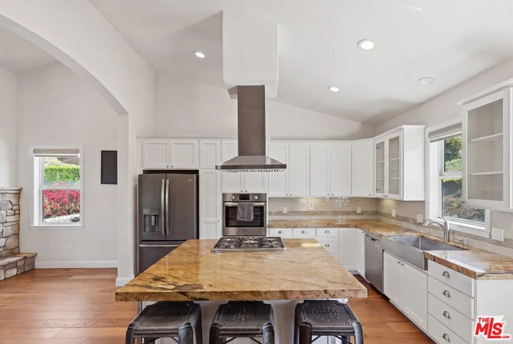 30429 Morning View Drive Malibu, CA 90265