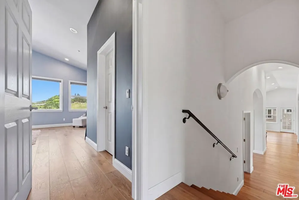 30429 Morning View Drive Malibu, CA 90265