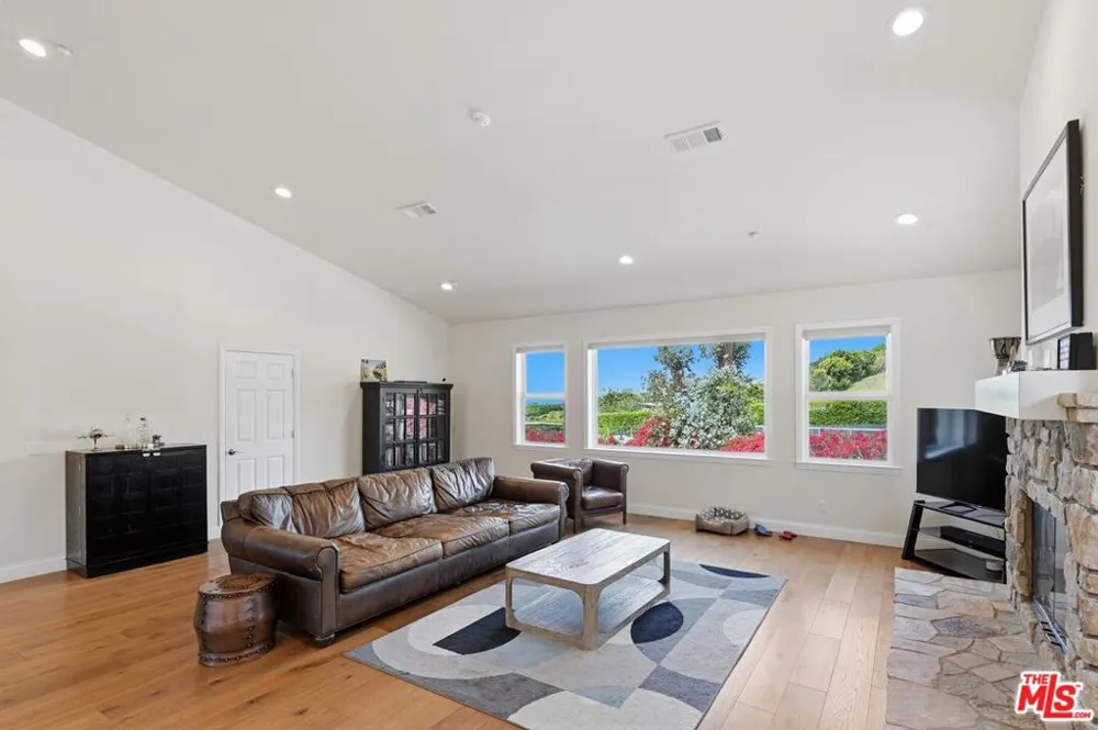 30429 Morning View Drive Malibu, CA 90265