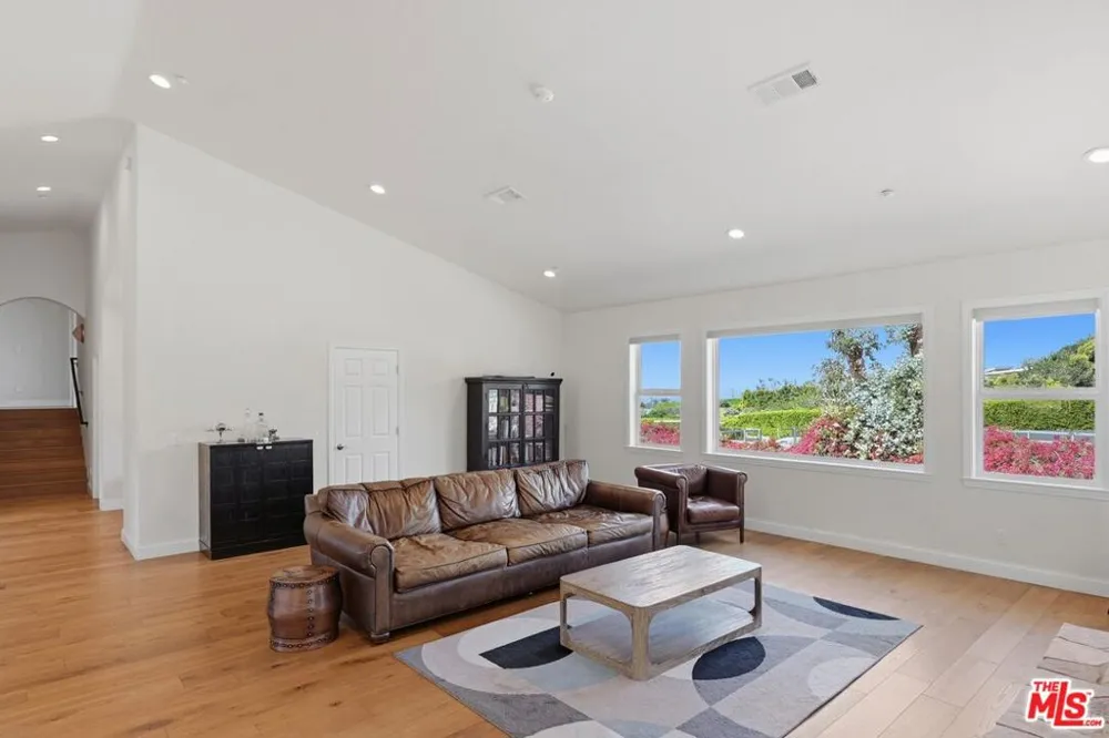 30429 Morning View Drive Malibu, CA 90265