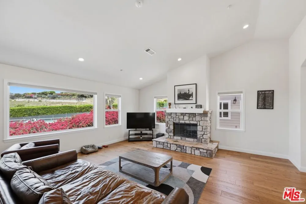 30429 Morning View Drive Malibu, CA 90265