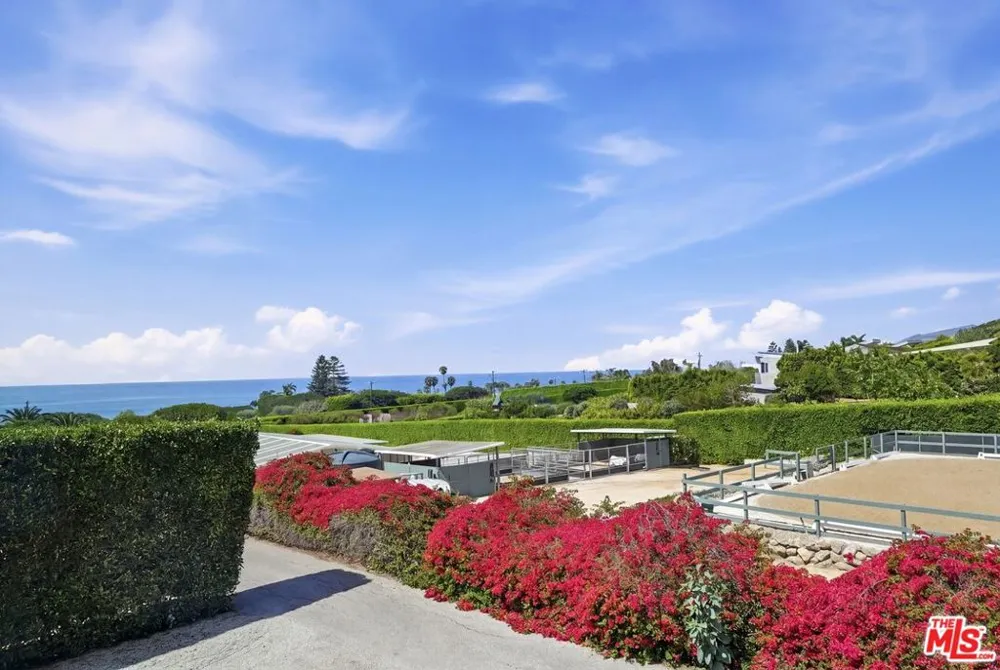 30429 Morning View Drive Malibu, CA 90265