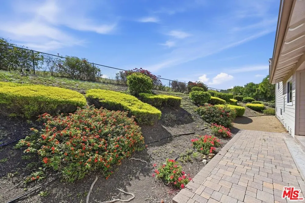 30429 Morning View Drive Malibu, CA 90265