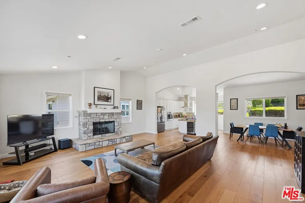 30429 Morning View Drive Malibu, CA 90265