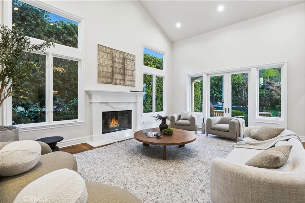 1502 Bienveneda Pacific Palisades, CA 90272