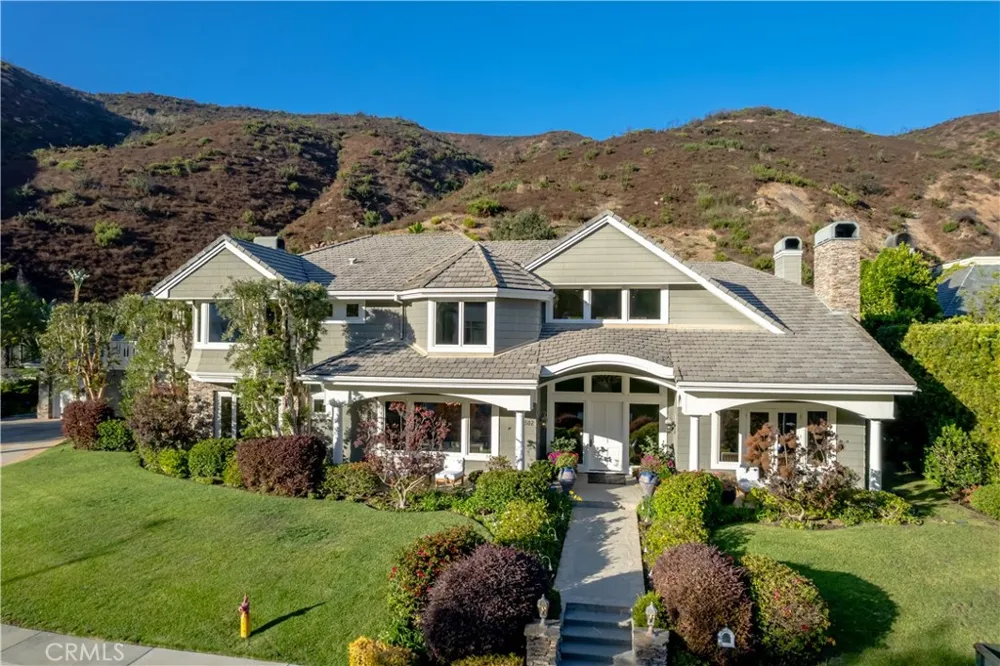 1502 Bienveneda Pacific Palisades, CA 90272