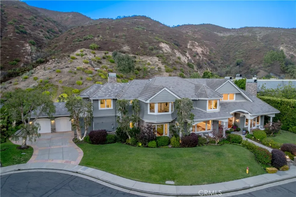 1502 Bienveneda Pacific Palisades, CA 90272