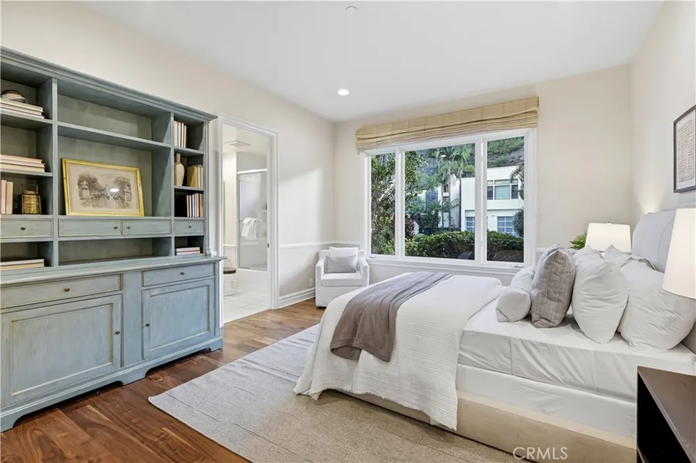 1502 Bienveneda Pacific Palisades, CA 90272