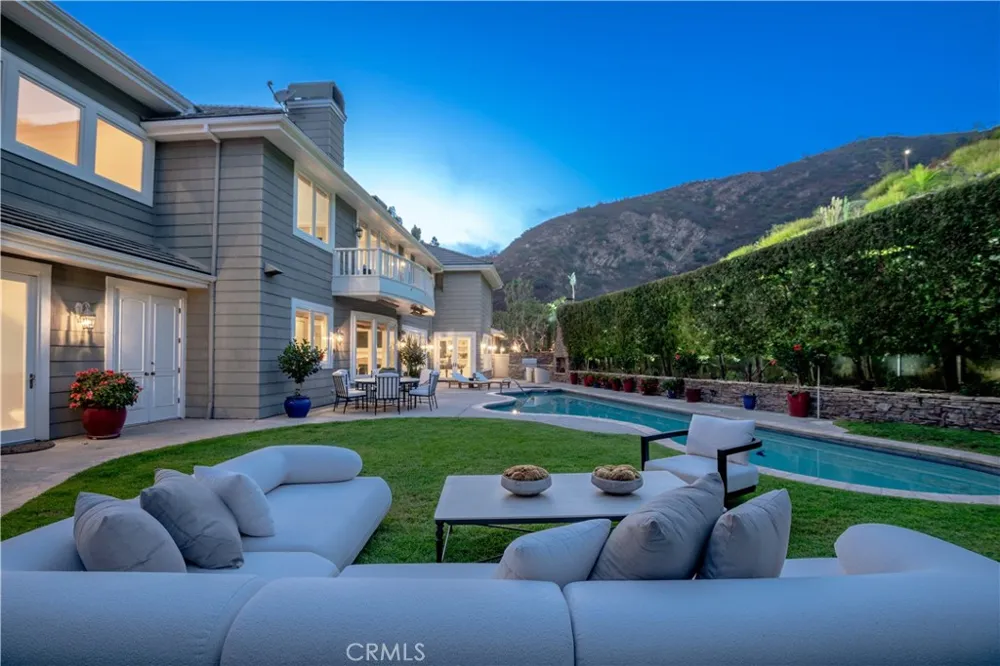 1502 Bienveneda Pacific Palisades, CA 90272