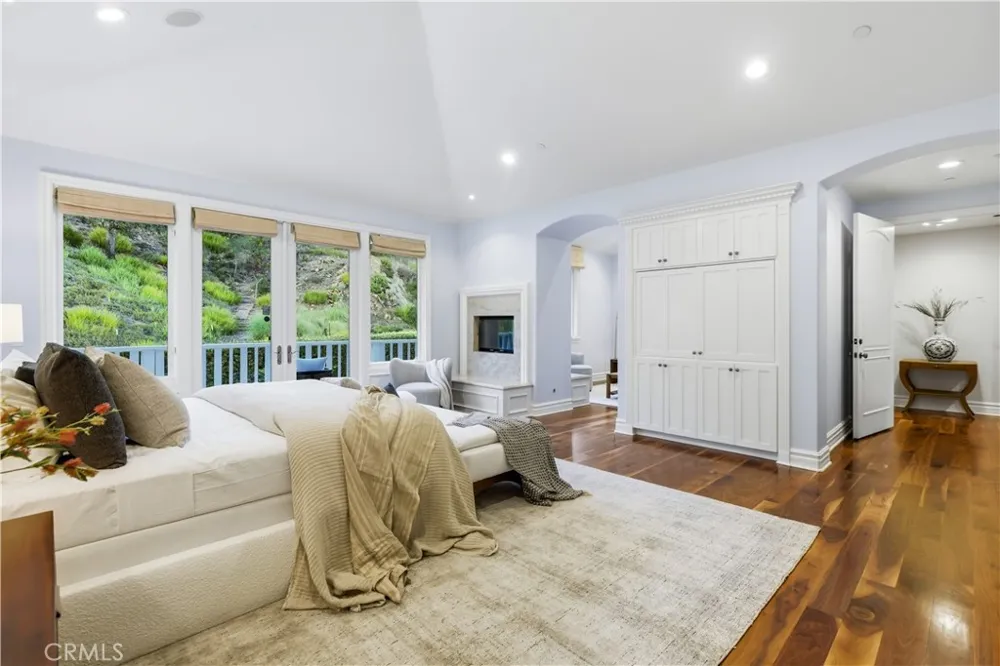 1502 Bienveneda Pacific Palisades, CA 90272