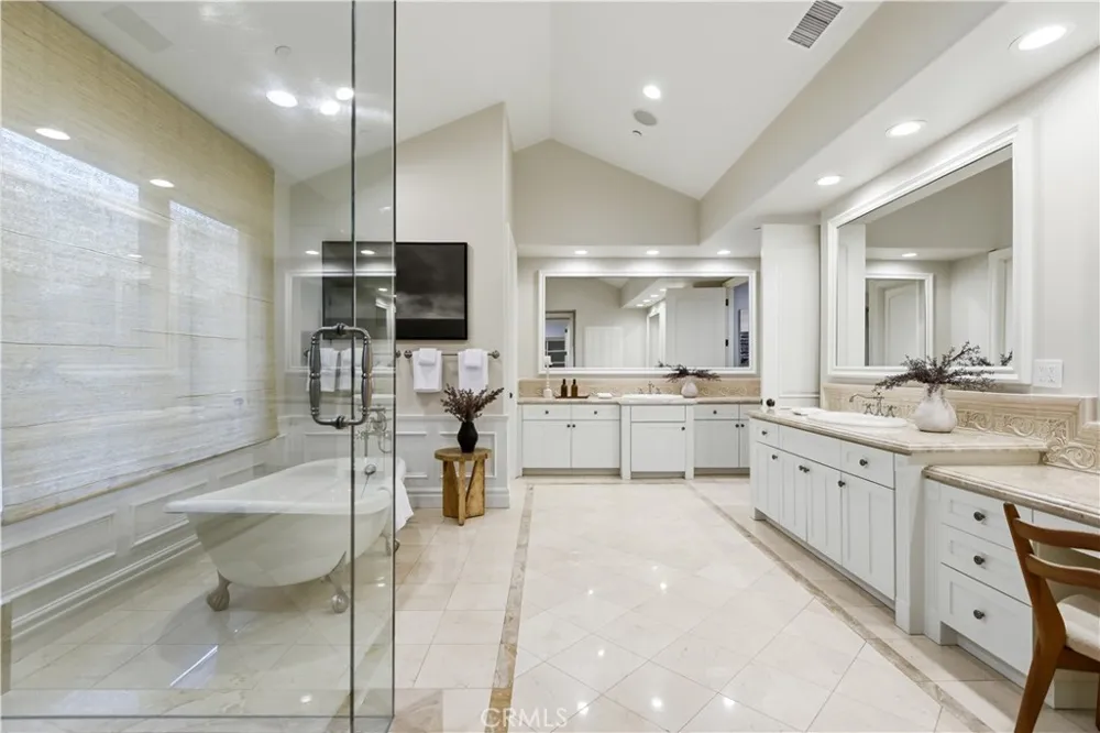 1502 Bienveneda Pacific Palisades, CA 90272