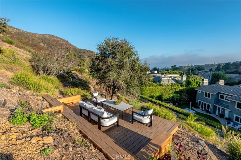 1502 Bienveneda Pacific Palisades, CA 90272