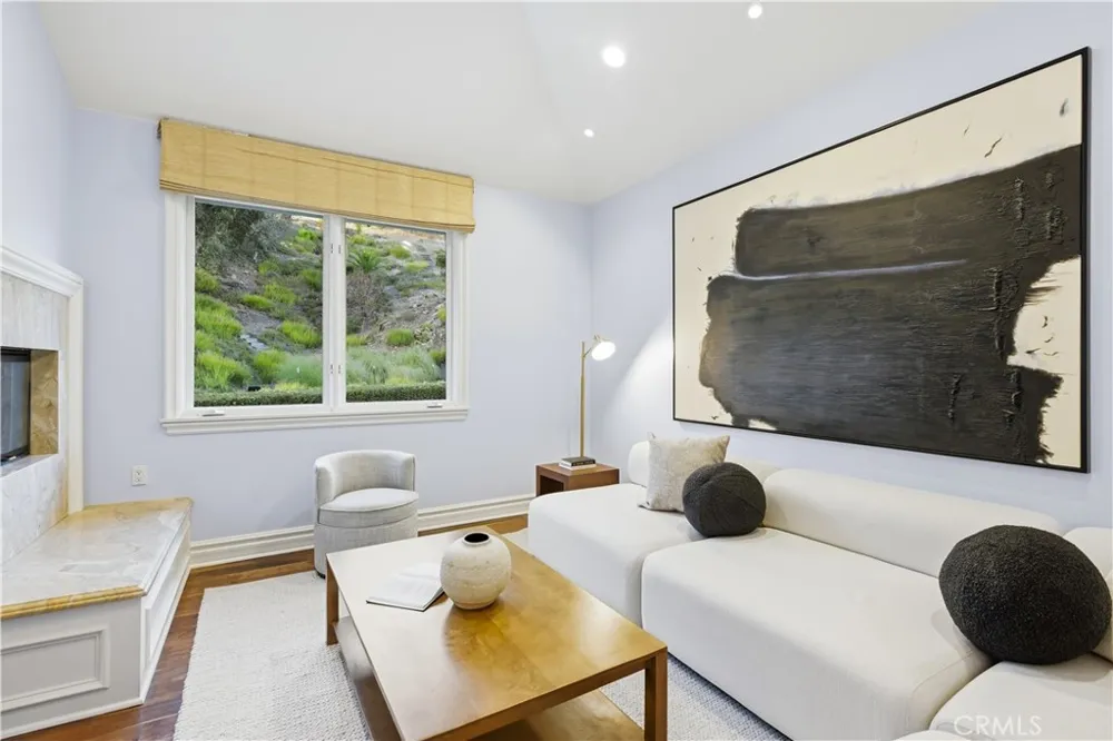 1502 Bienveneda Pacific Palisades, CA 90272