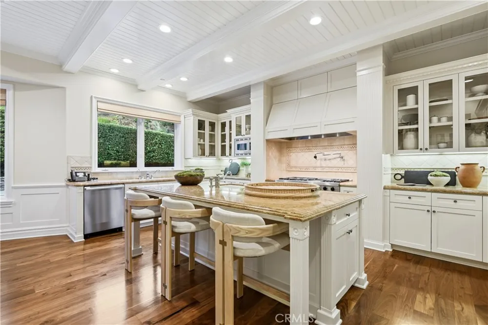 1502 Bienveneda Pacific Palisades, CA 90272