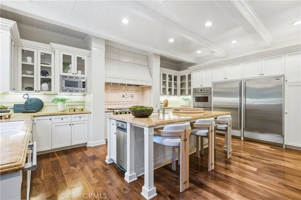 1502 Bienveneda Pacific Palisades, CA 90272