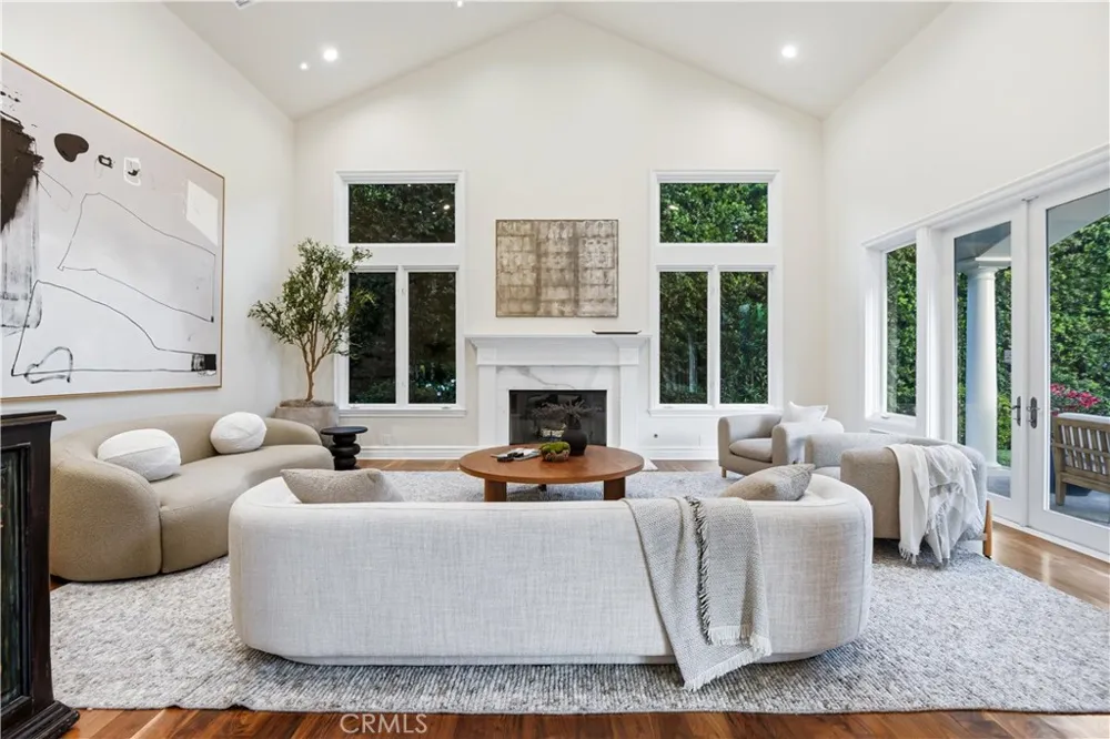 1502 Bienveneda Pacific Palisades, CA 90272