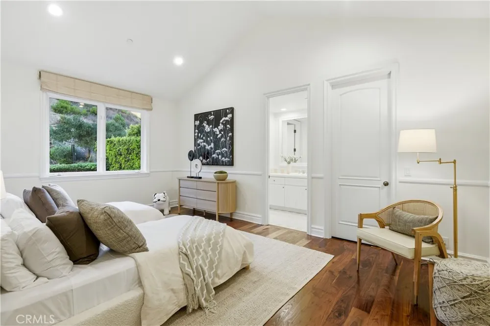 1502 Bienveneda Pacific Palisades, CA 90272