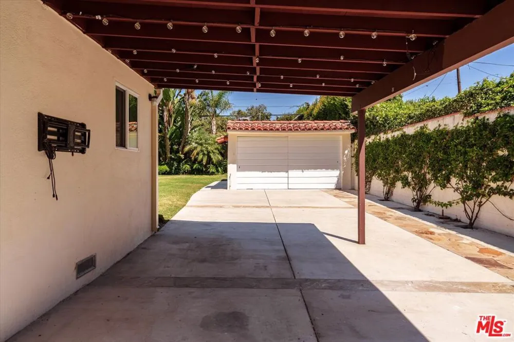 627 26th Street Santa Monica, CA 90402