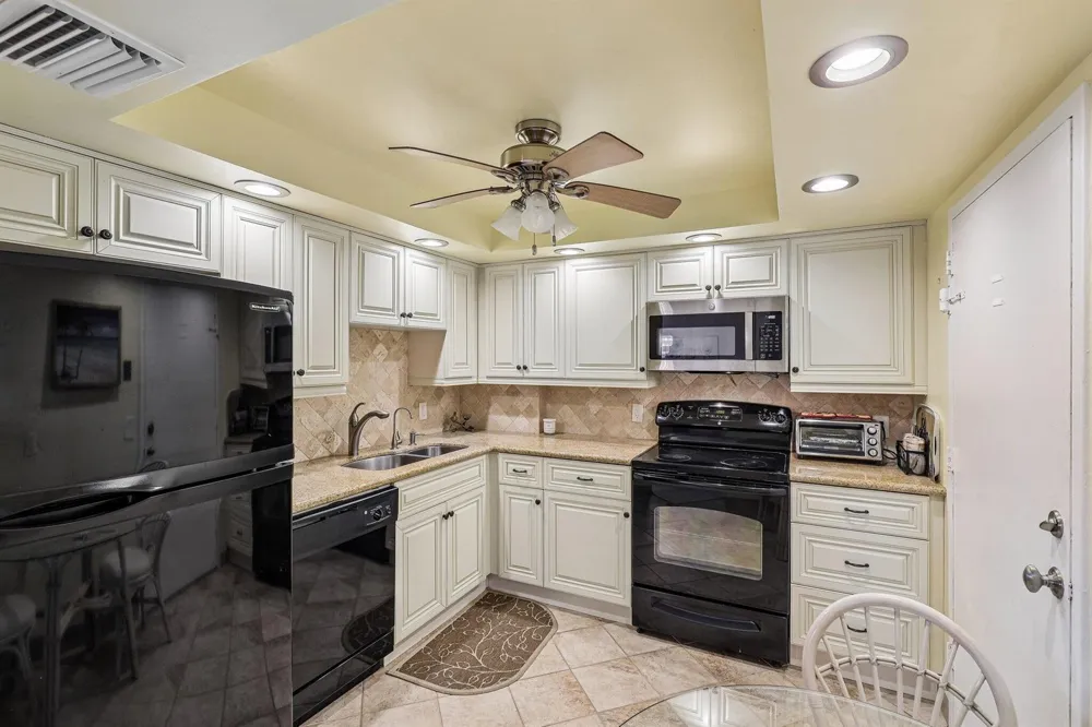 2000 S OCEAN BOULEVARD #3L Lauderdale By The Sea, FL 33062