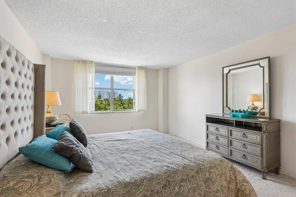 2000 S OCEAN BOULEVARD #3L Lauderdale By The Sea, FL 33062