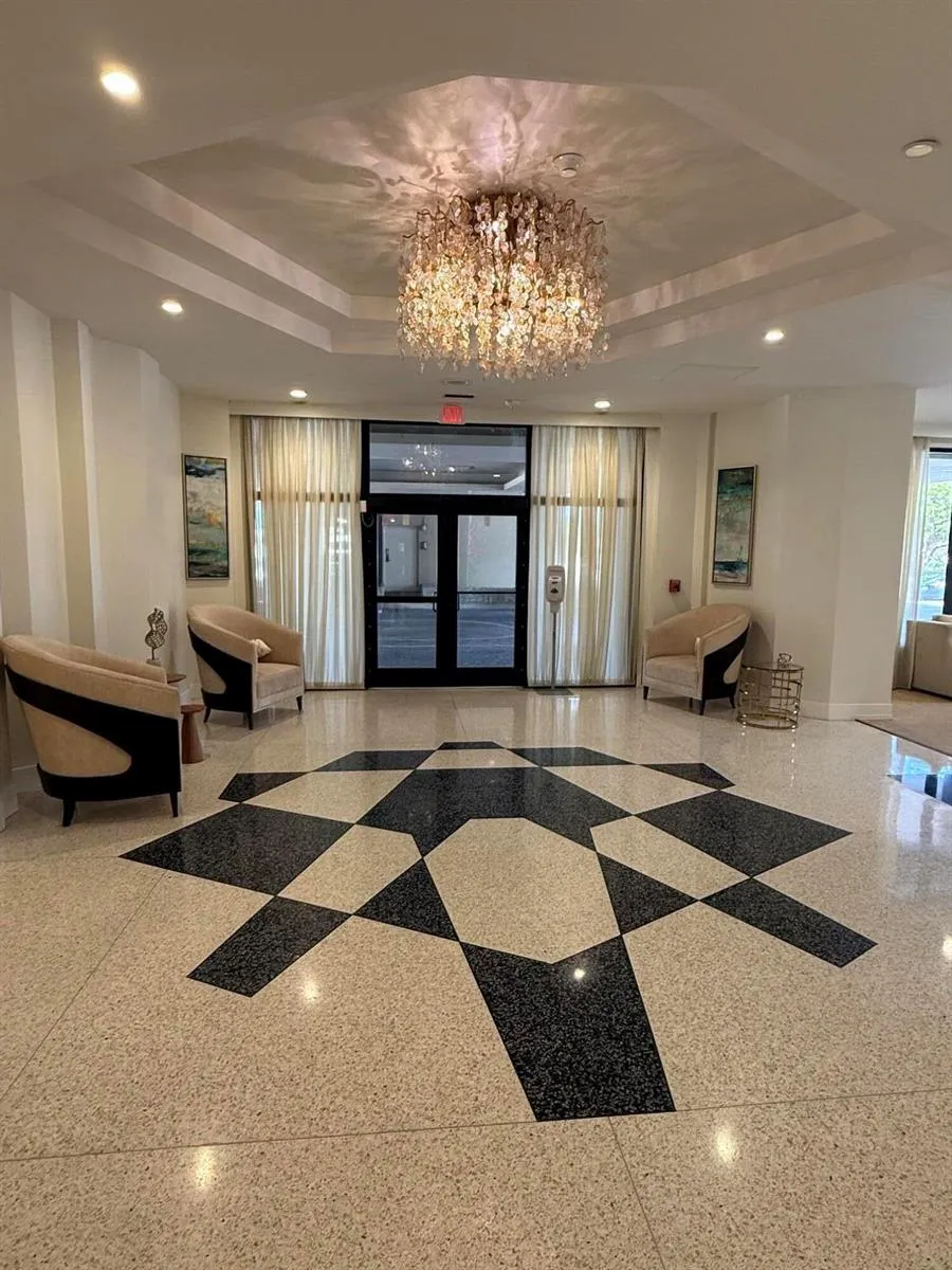 2000 S OCEAN BOULEVARD #3L Lauderdale By The Sea, FL 33062
