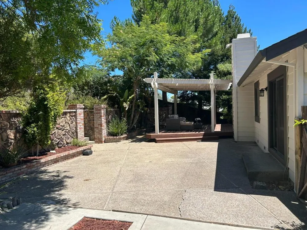 23005 Standing Oak Court Cupertino, CA 95014