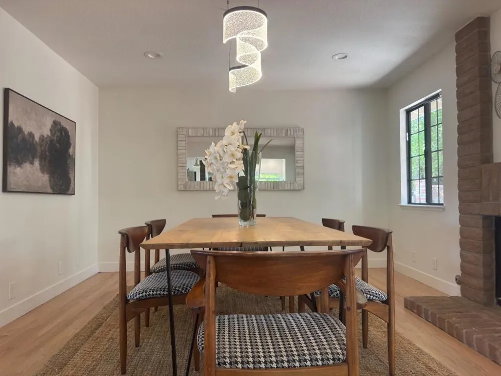 23005 Standing Oak Court Cupertino, CA 95014