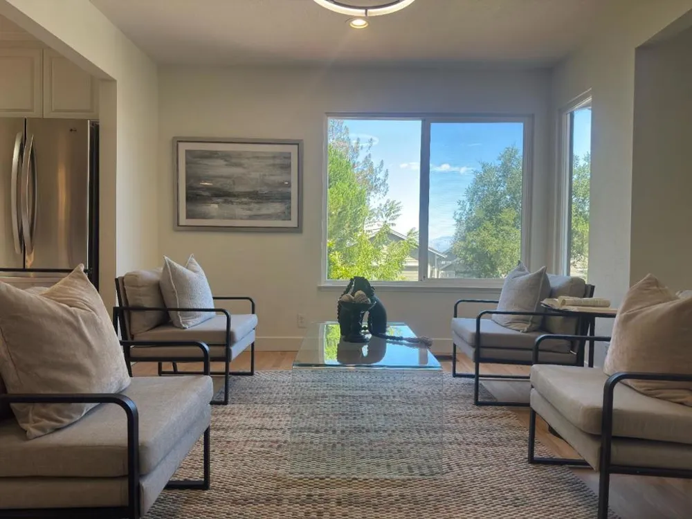 23005 Standing Oak Court Cupertino, CA 95014