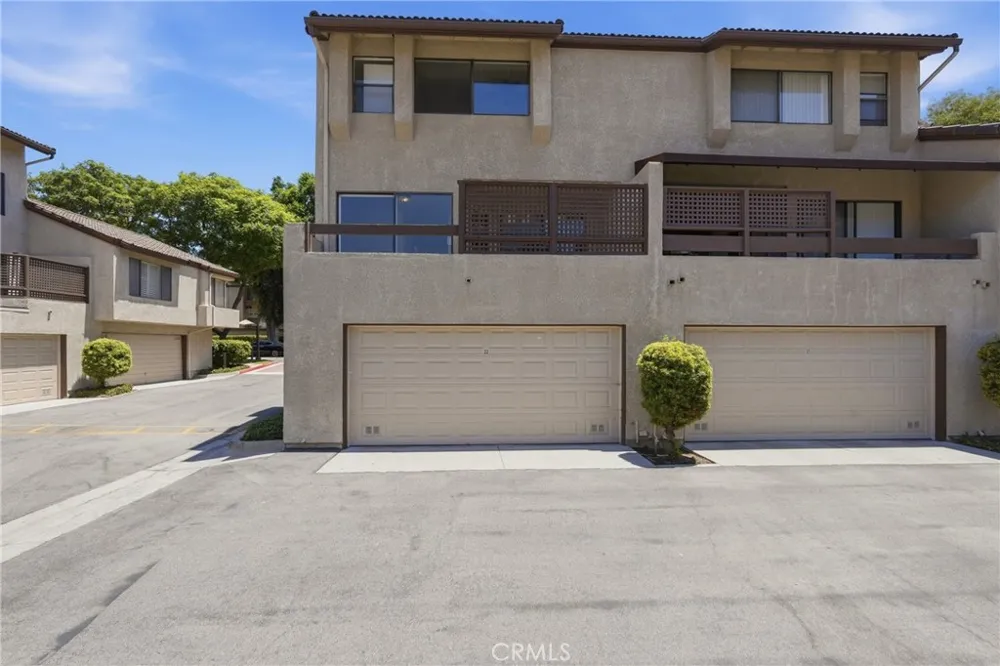 22 Mesquite Place Pomona, CA 91766