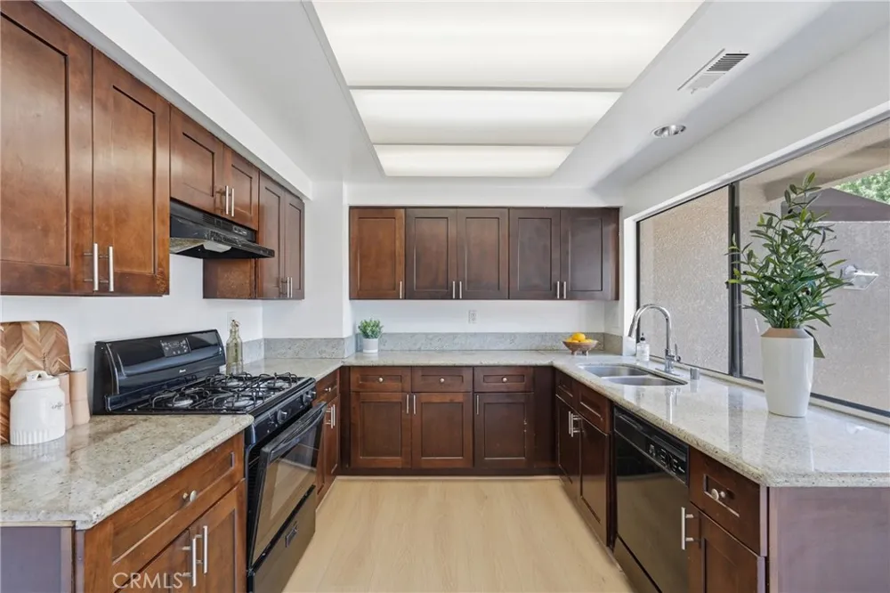 22 Mesquite Place Pomona, CA 91766