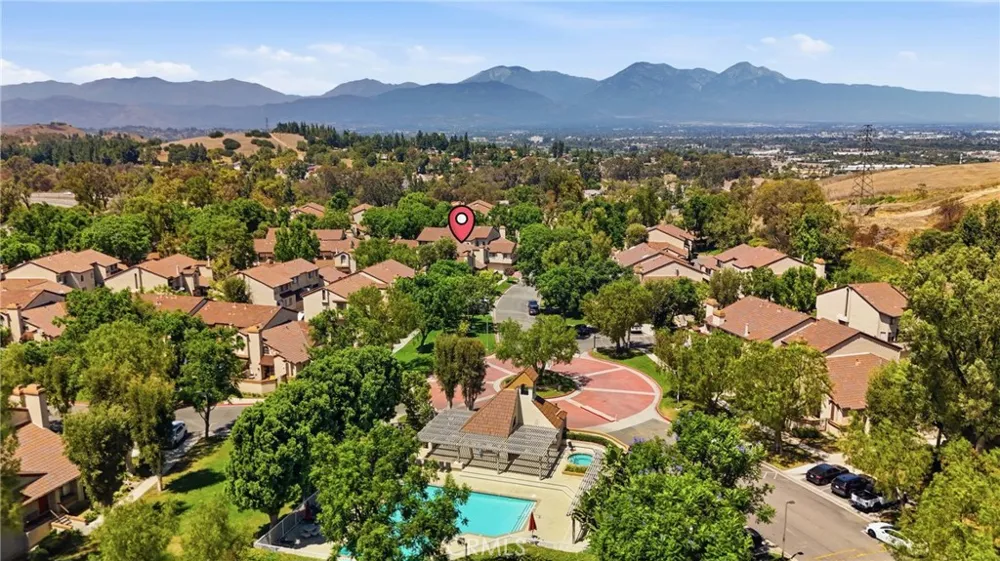 22 Mesquite Place Pomona, CA 91766