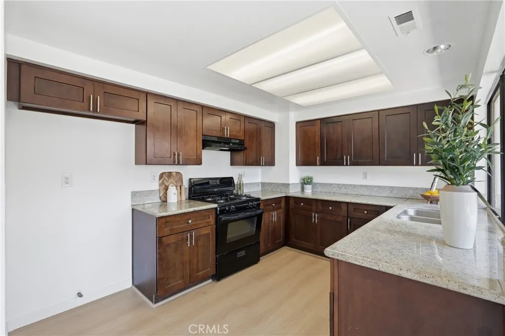 22 Mesquite Place Pomona, CA 91766