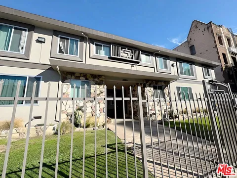228 S Mariposa Avenue #16