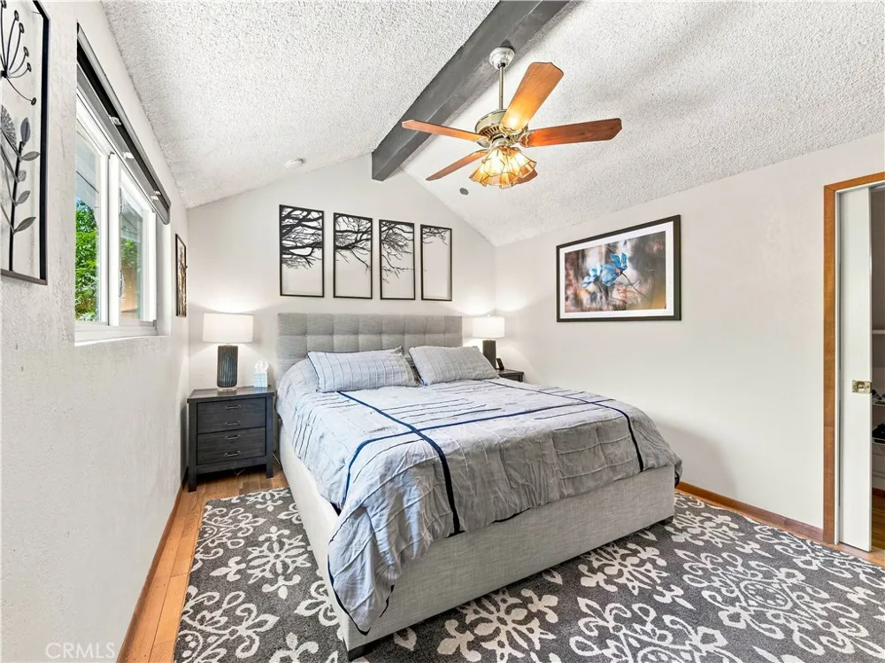 21452 Carol Sue Saugus, CA 91350