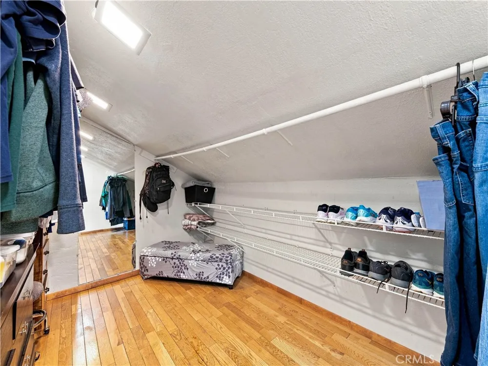 21452 Carol Sue Saugus, CA 91350