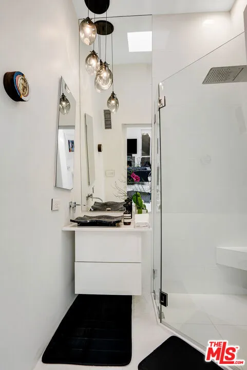 8752 Rangely Avenue West Hollywood, CA 90048